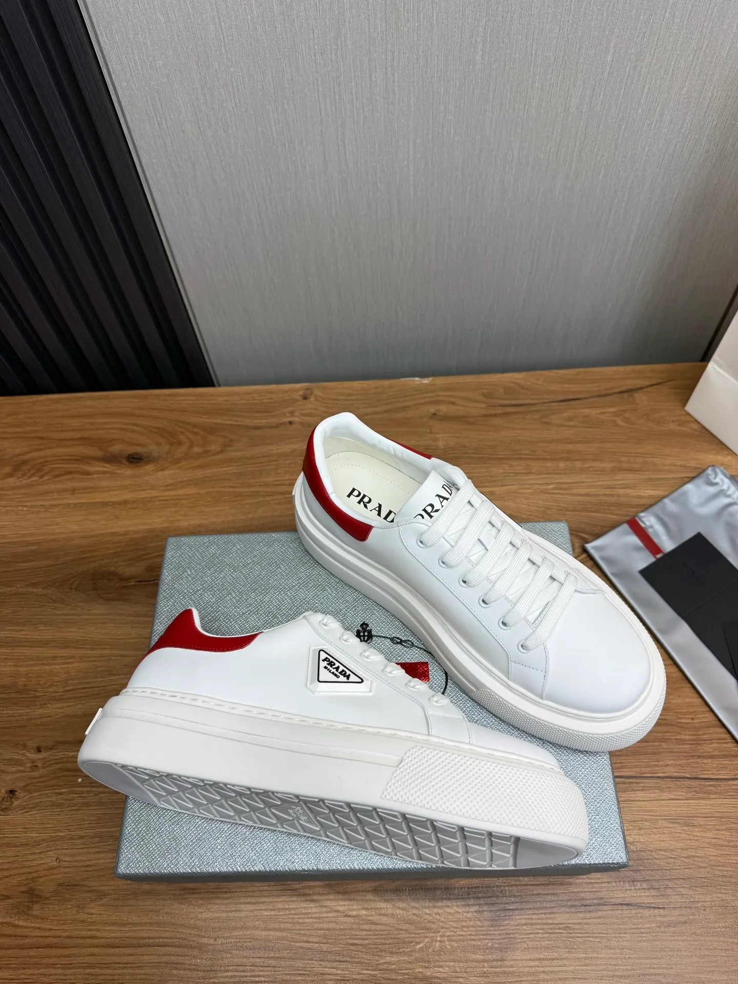 Men's shoes 💰560💰 [PRADA] Men's shoes are popular in the counter, official website is synchronized, 1 high-quality shipment ✔️Original cowhide upper + cowhide lining, 1🆚1 replica, original sole, 38-45 (45 customized, non-refundable)